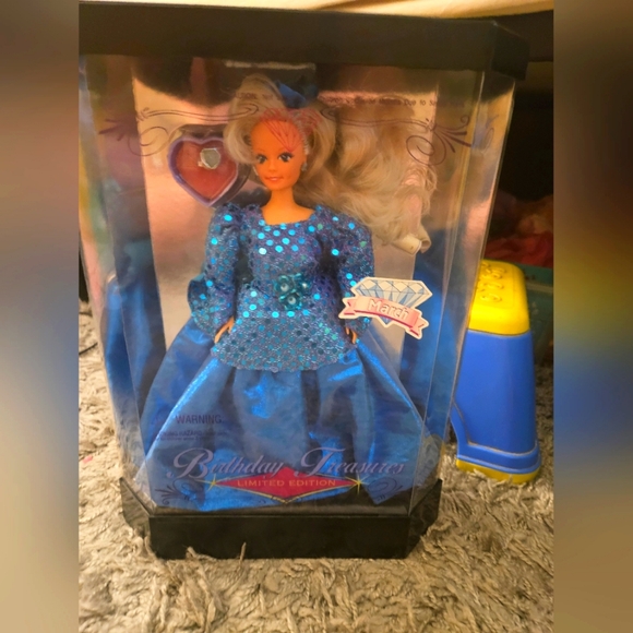 Birthday Treasures "MARCH" Limited Edition 1992 Collector BARBIE DOLL - Picture 1 of 9